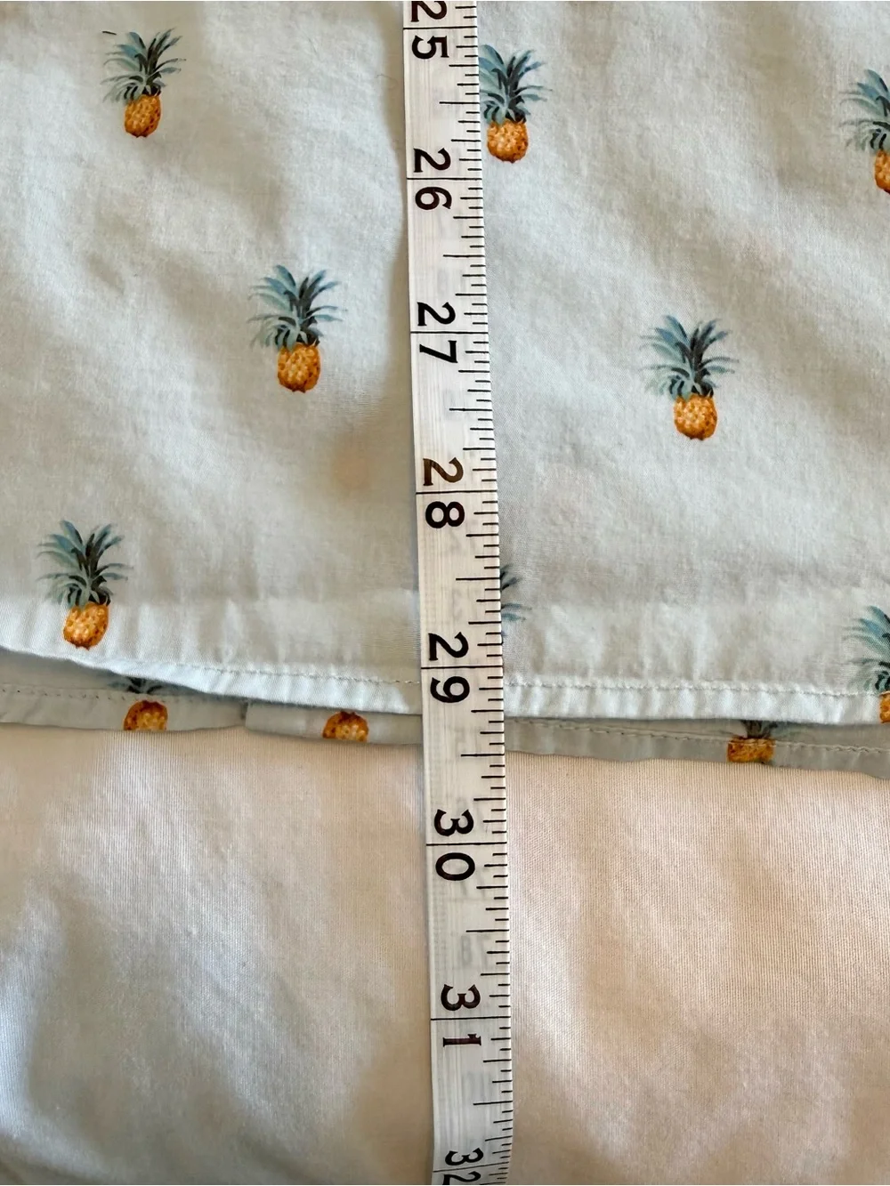 Pineapples! Banana Republic Men’s Size M Light Blue 100% Cotton Short Sleeve
